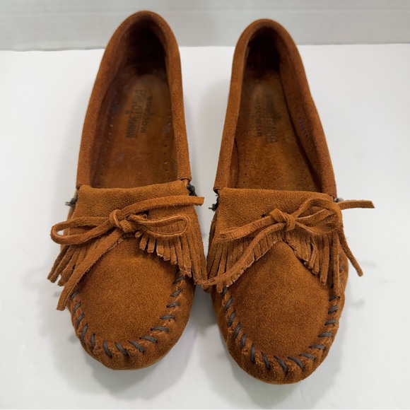 Minnetonka Women's Kilty suede moccasins Shoes, Brown/Cognac, Size 9.5 - Picture 6 of 9